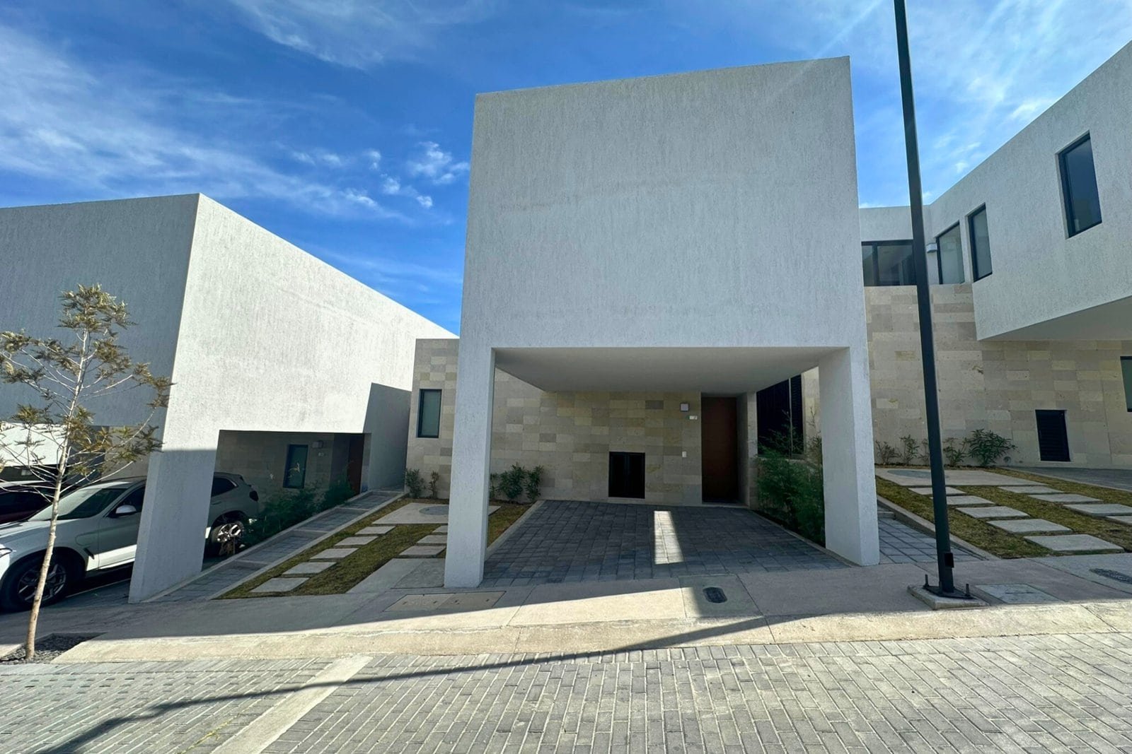 casa en venta en Zibatá, Querétaro de 2 recámaras amplias con jardín y terraza.