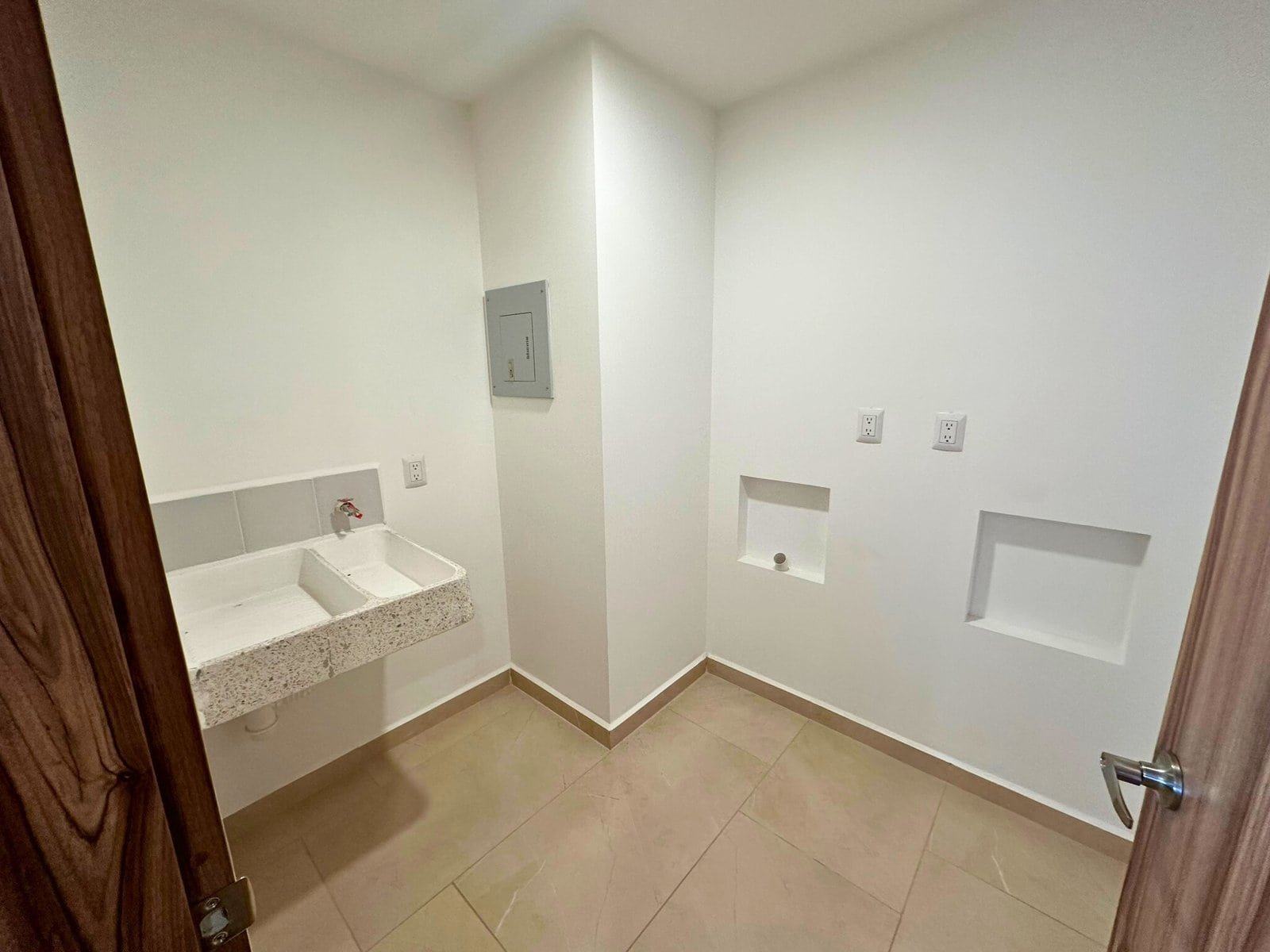 cuarto de lavado de sala de departamento en venta en juriquilla cerca de antea