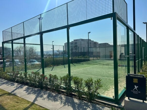 cancha padel de sala de departamento en venta en juriquilla cerca de antea