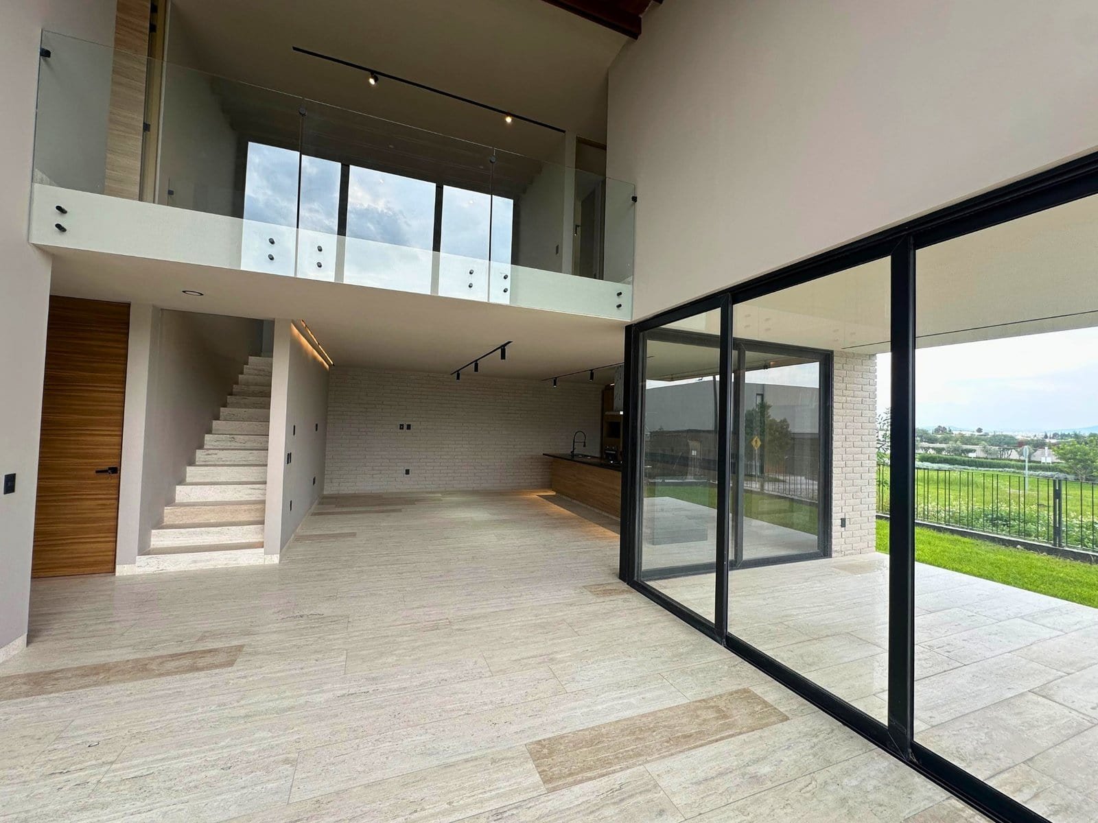 vista de sala de casa en lomes del campanario norte