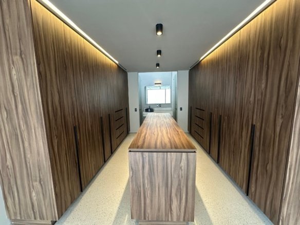 vestidor amplio de casa en lomas del campanario norte, Querétaro. Casa 61