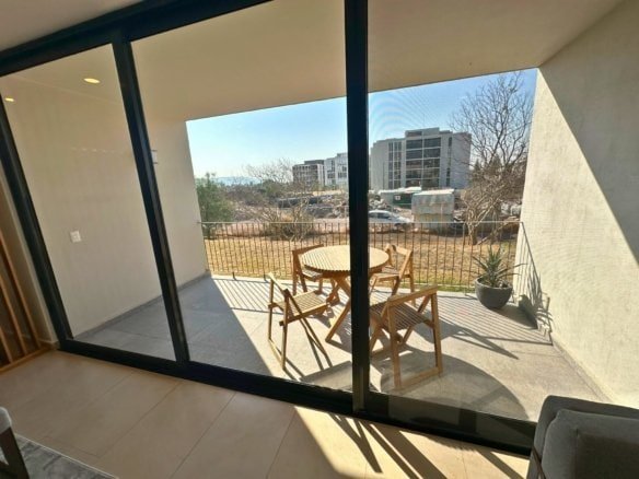 terraza de sala de departamento en venta en juriquilla cerca de antea