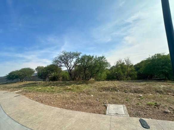 terreno en venta en lago de juriquilla de 253m2