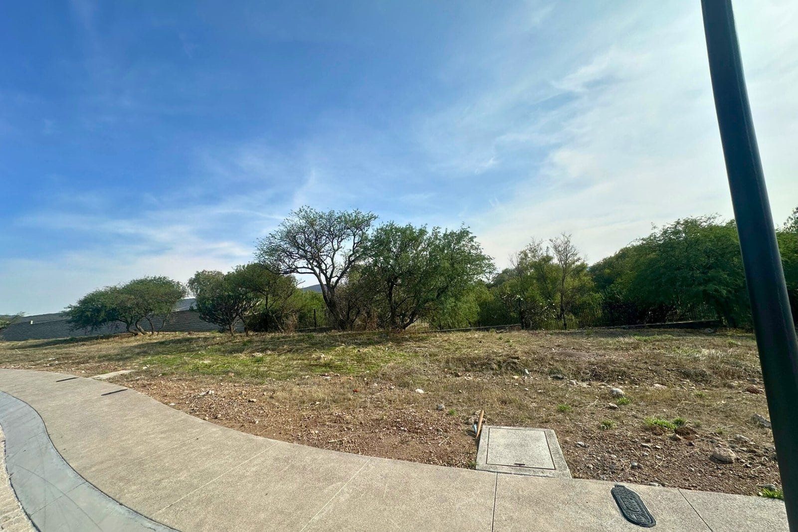 terreno en venta en lago de juriquilla de 253m2