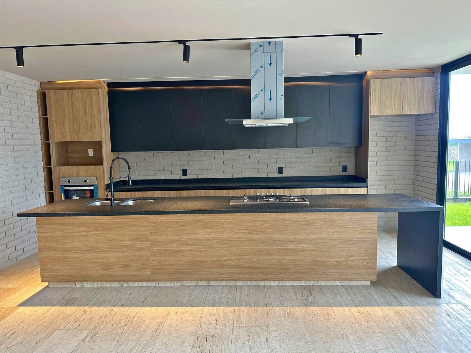 cocina de casa en lomes del campanario norte