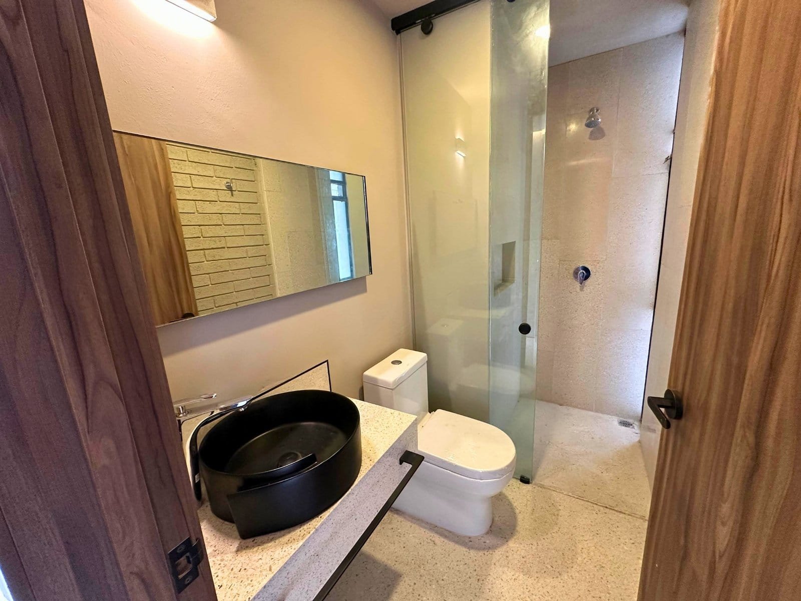 baño completo planta baja de casa en lomas del campanario norte, Querétaro.