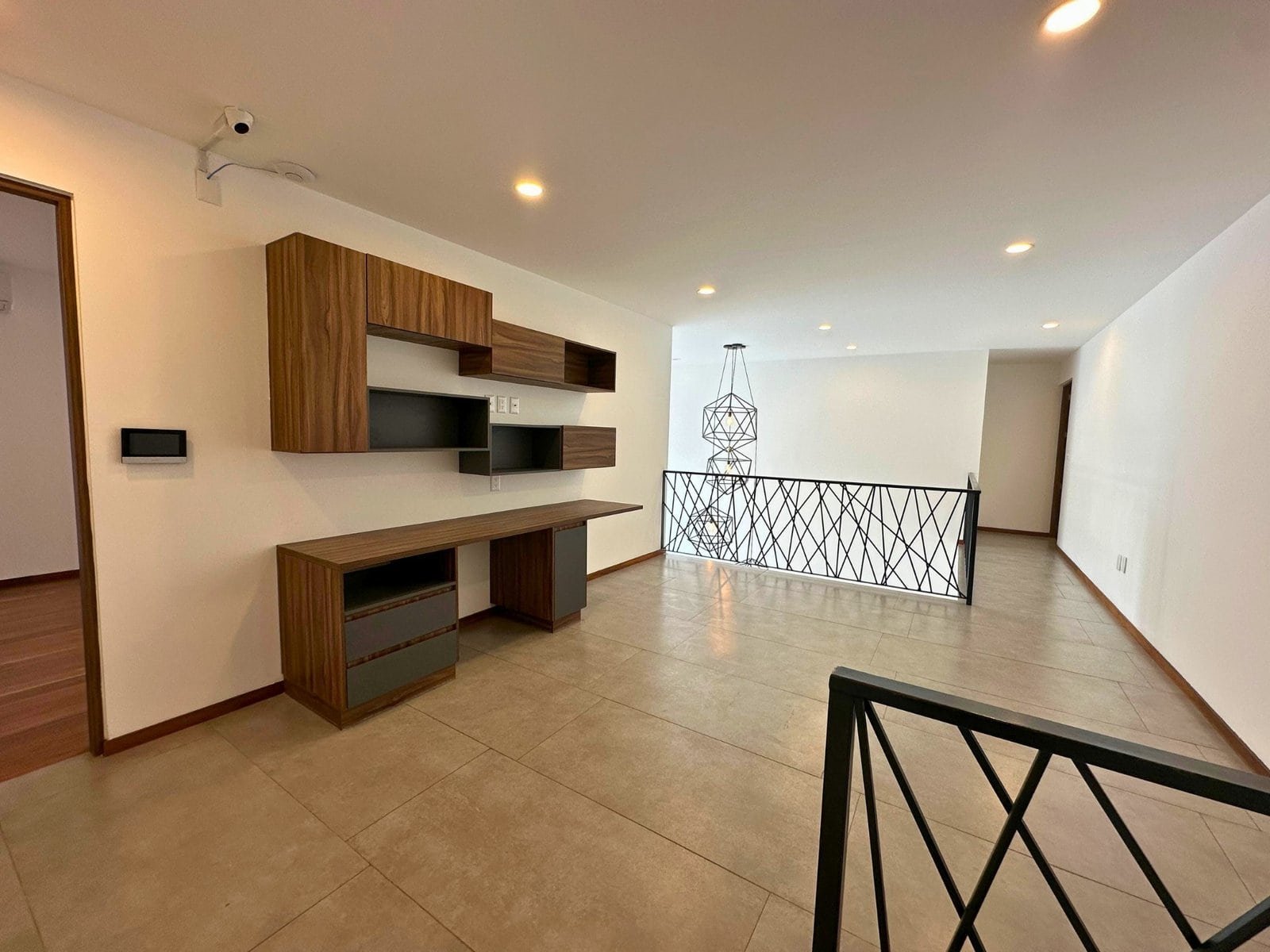 sala de tv de Casa en Zibatá, Querétaro | 5 Recámaras