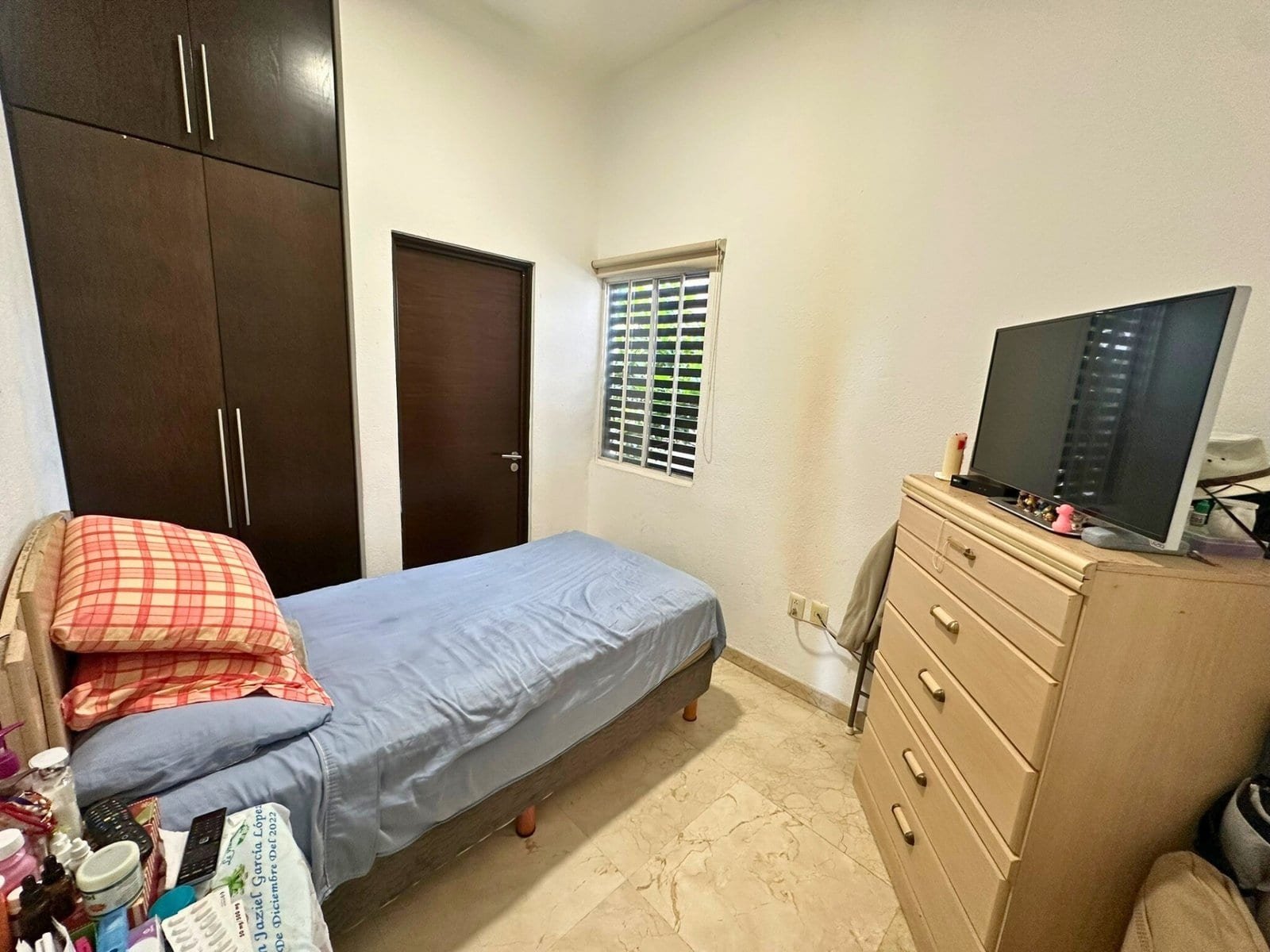 cuarto de servicio con baño de Casa con amplio jardín en Cumbres del lago, Juriquilla, Querétaro.