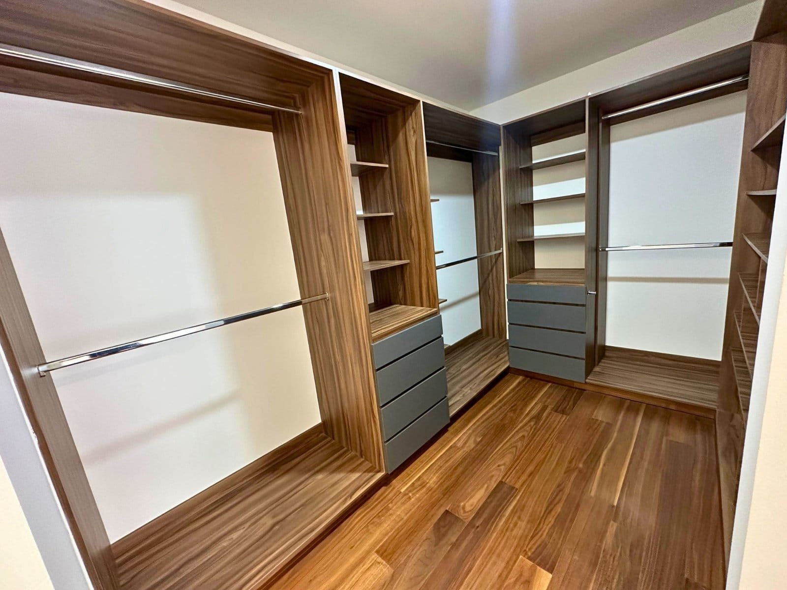 vestidor de Casa en Zibatá, Querétaro | 5 Recámaras