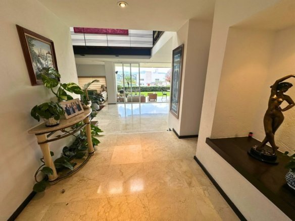 entrada de Casa con amplio jardín en Cumbres del lago, Juriquilla, Querétaro.