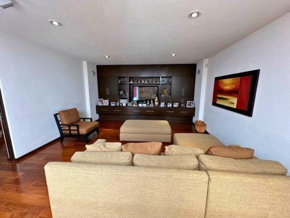 sala de tv de Casa con amplio jardín en Cumbres del lago, Juriquilla, Querétaro.