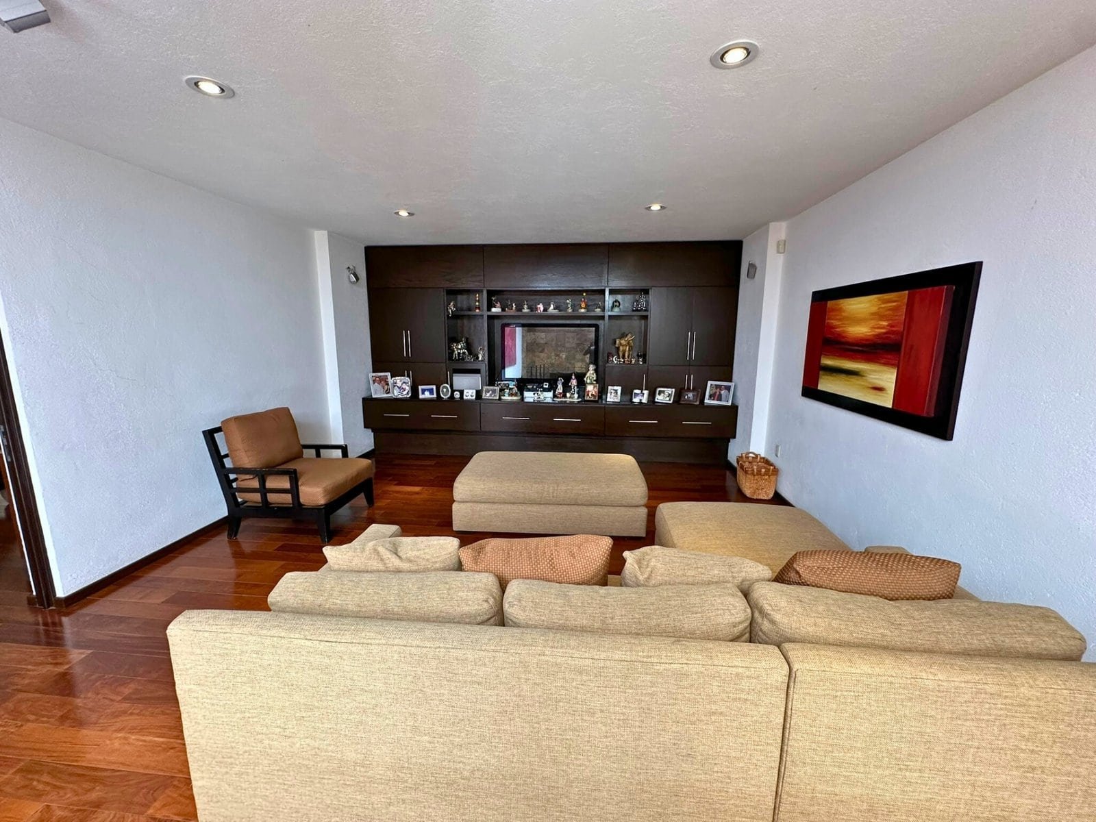 sala de tv de Casa con amplio jardín en Cumbres del lago, Juriquilla, Querétaro.