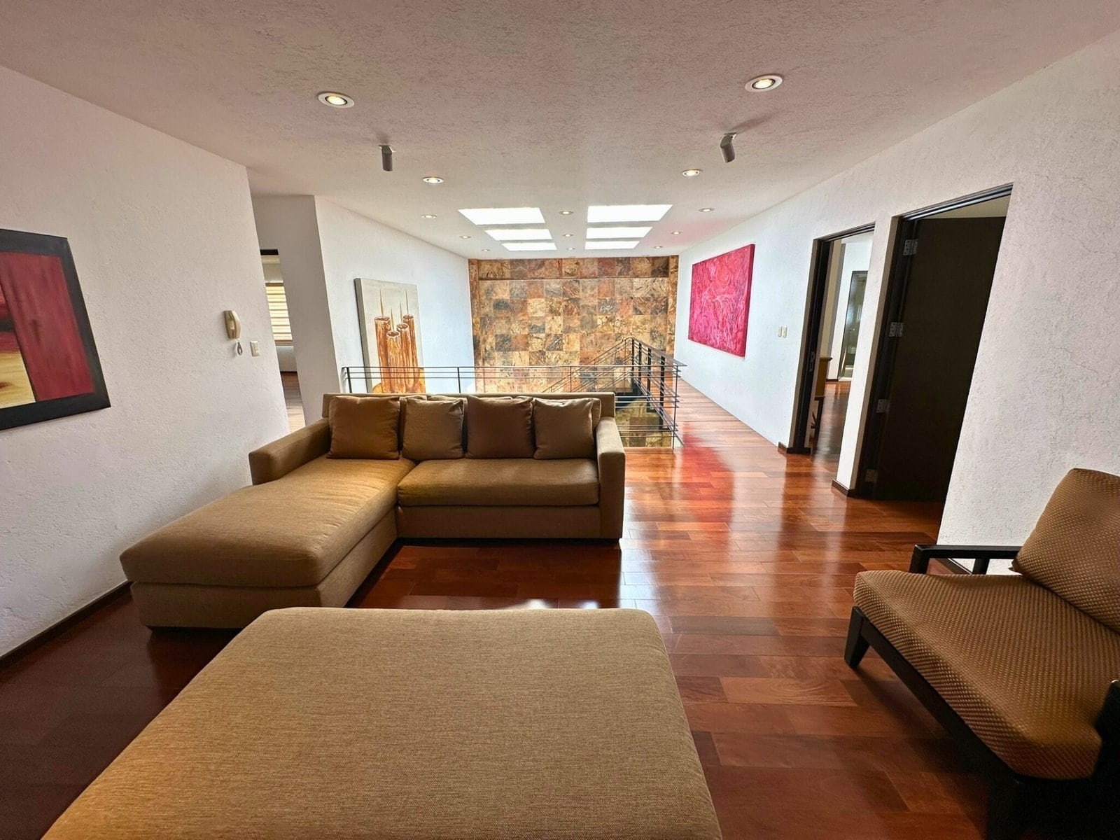 sala tv de Casa con amplio jardín en Cumbres del lago, Juriquilla, Querétaro.