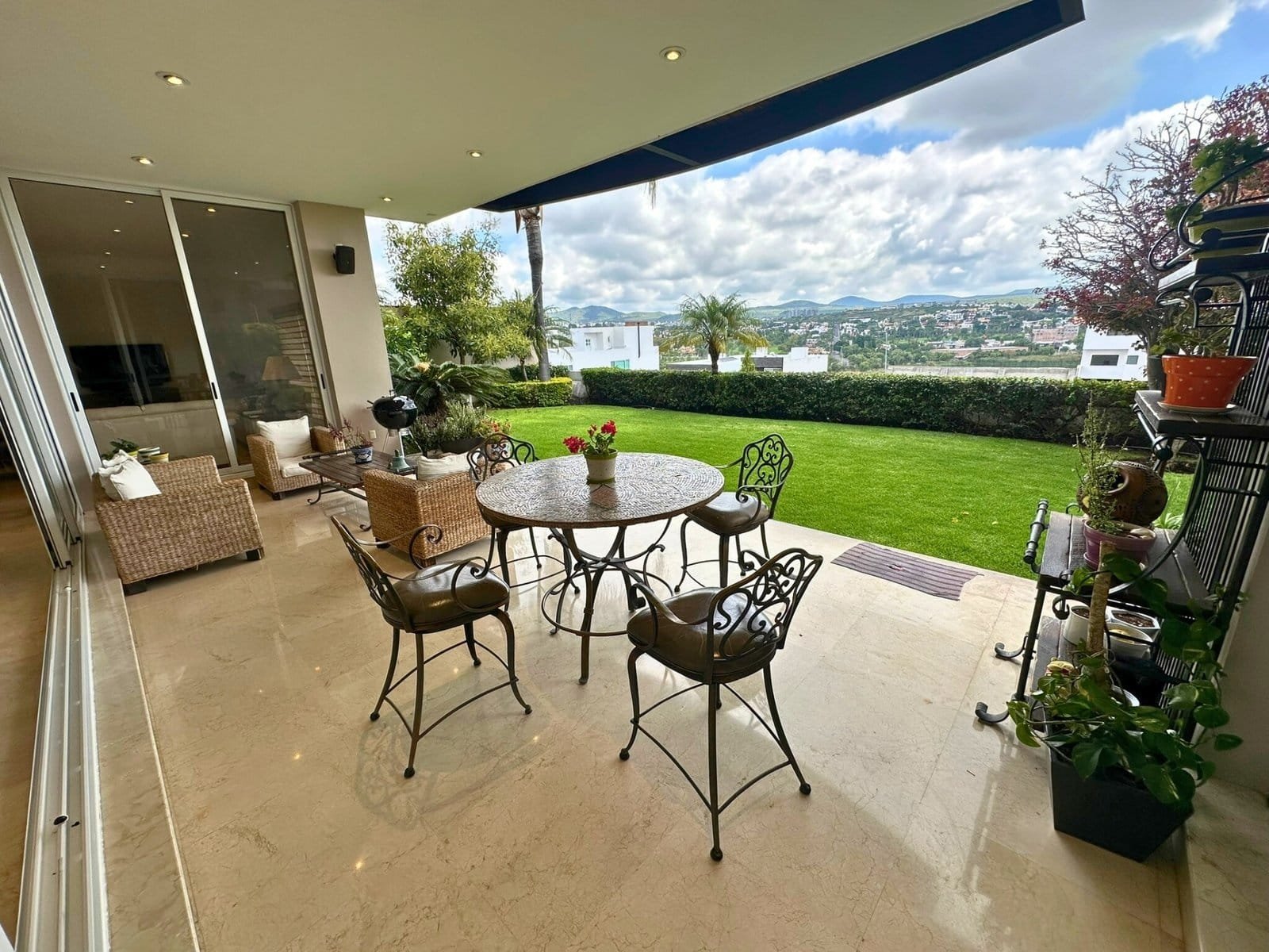 terraza 2 de Casa con amplio jardín en Cumbres del lago, Juriquilla, Querétaro.
