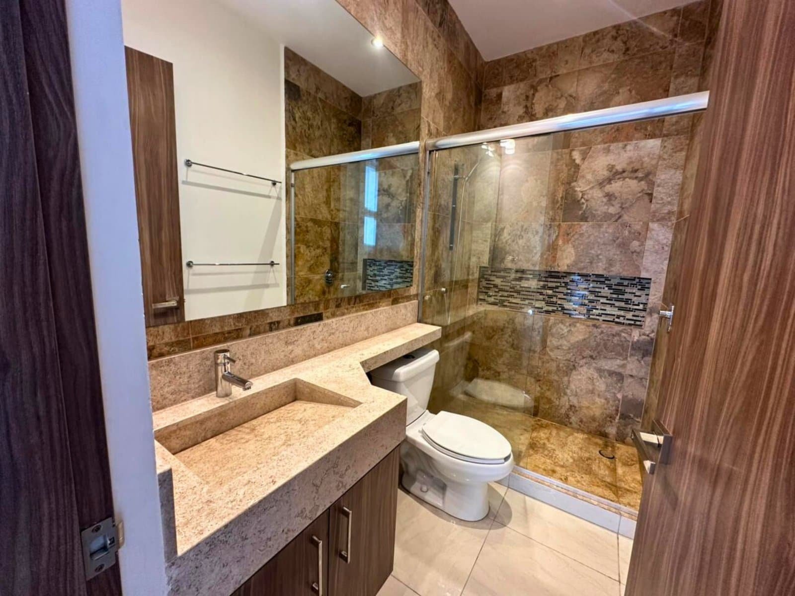 baño 2 de casa con rooftop en Zibatá, Querétaro.