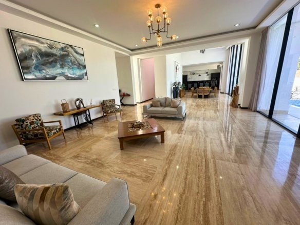 sala de residencia en balcones de juriquilla de 1 piso.