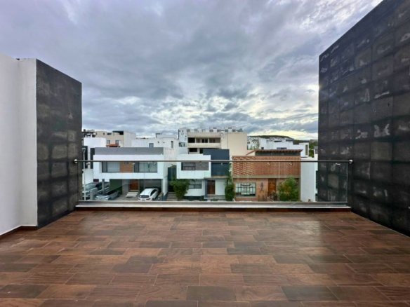 balcon de casa con rooftop en Zibatá, Querétaro.