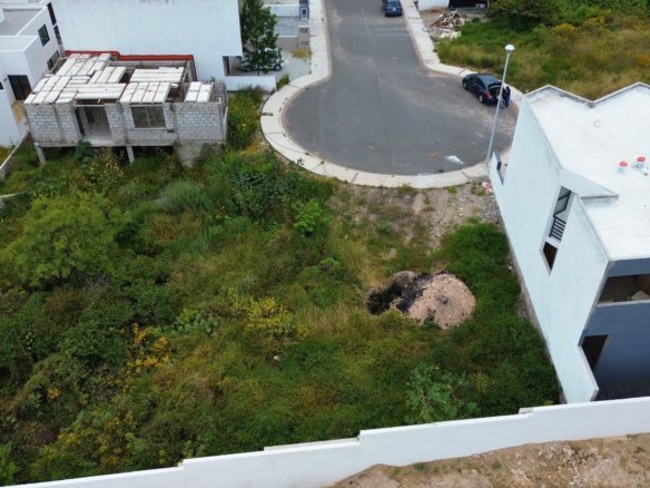 vista posterior de Terreno en venta en Zibatá, Querétaro Condominio Turquesa