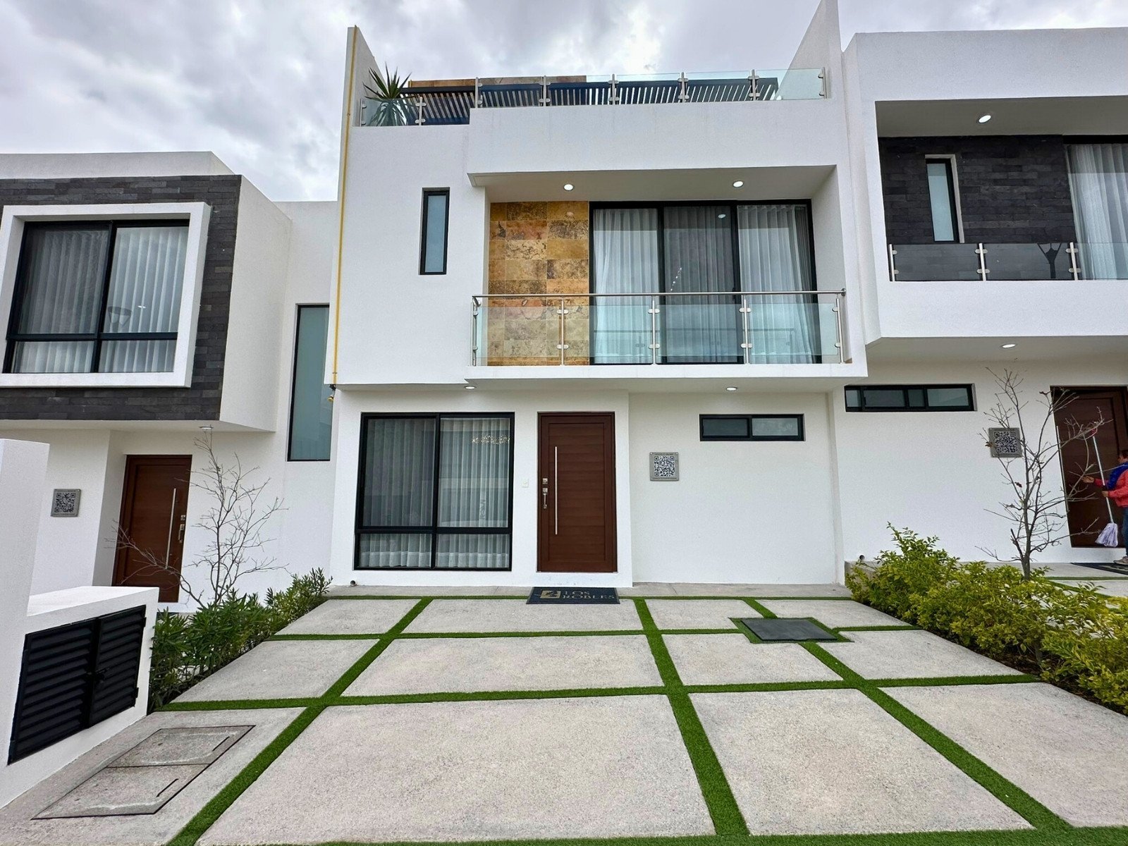 Fachada de casas en Zibatá Querétaro en Los Robles