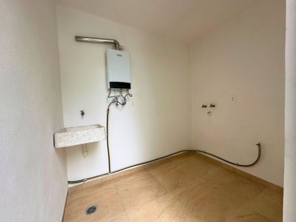 cuarto de lavado de casas en Zibatá Querétaro en Los Robles