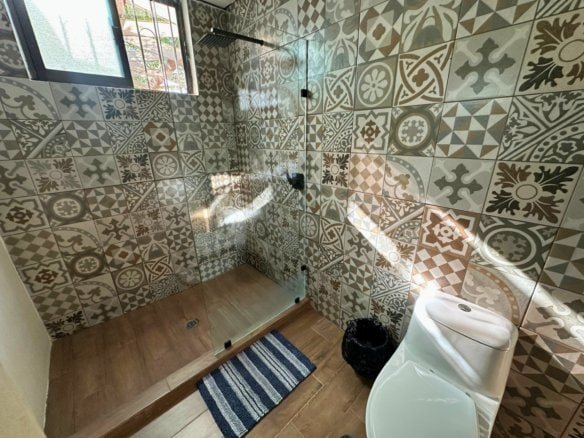 baño completo de casa de una planta en Juriquilla, Querétaro