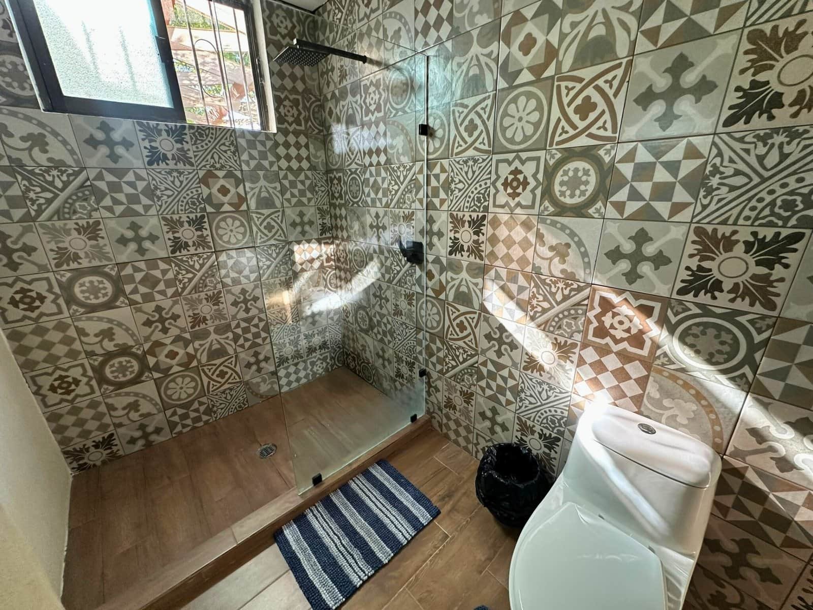 baño completo de casa de una planta en Juriquilla, Querétaro