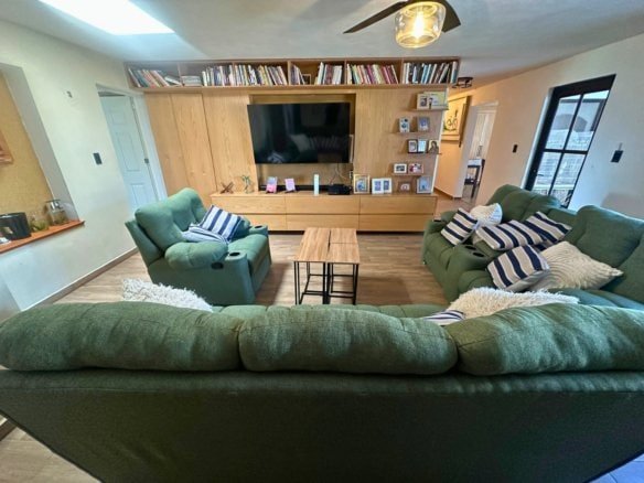 sala de TV 2 de casa de una planta en Juriquilla, Querétaro