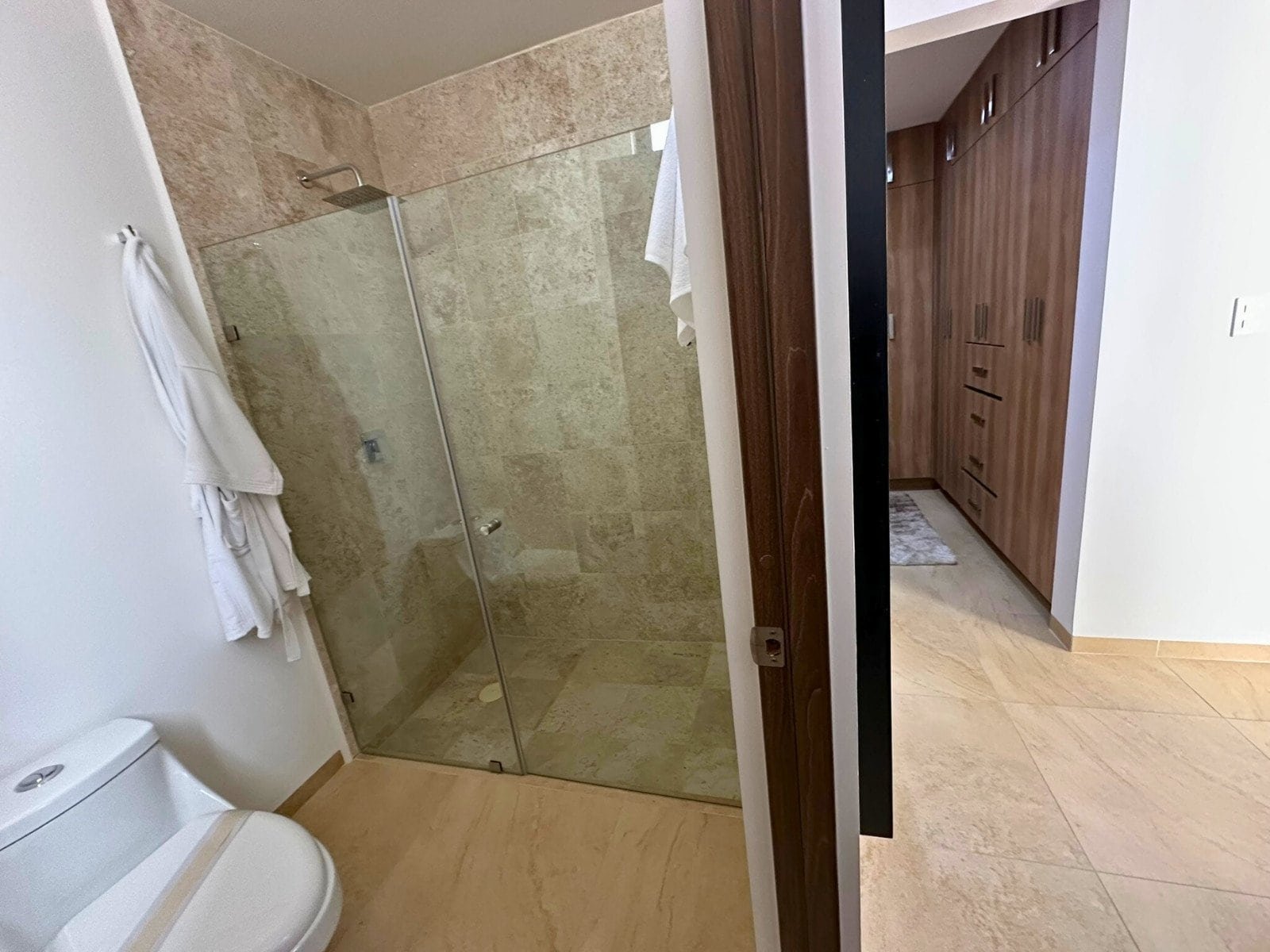 regadera de casas Zibatá Qro. En Los Robles