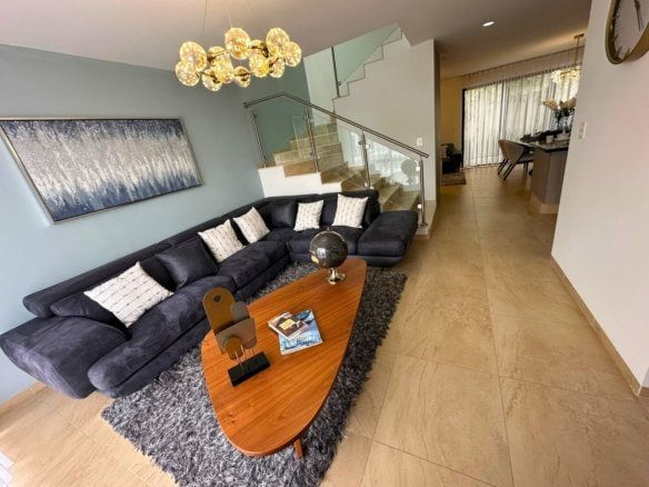 sala de entrada de casas en Zibatá Querétaro en Los Robles