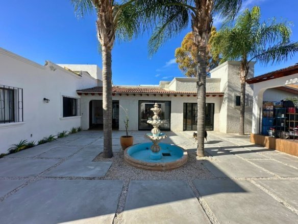 entrada de casa de una planta en Juriquilla, Querétaro