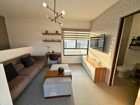 sala de tv 3er nivel de casa en zibata con roofgarden