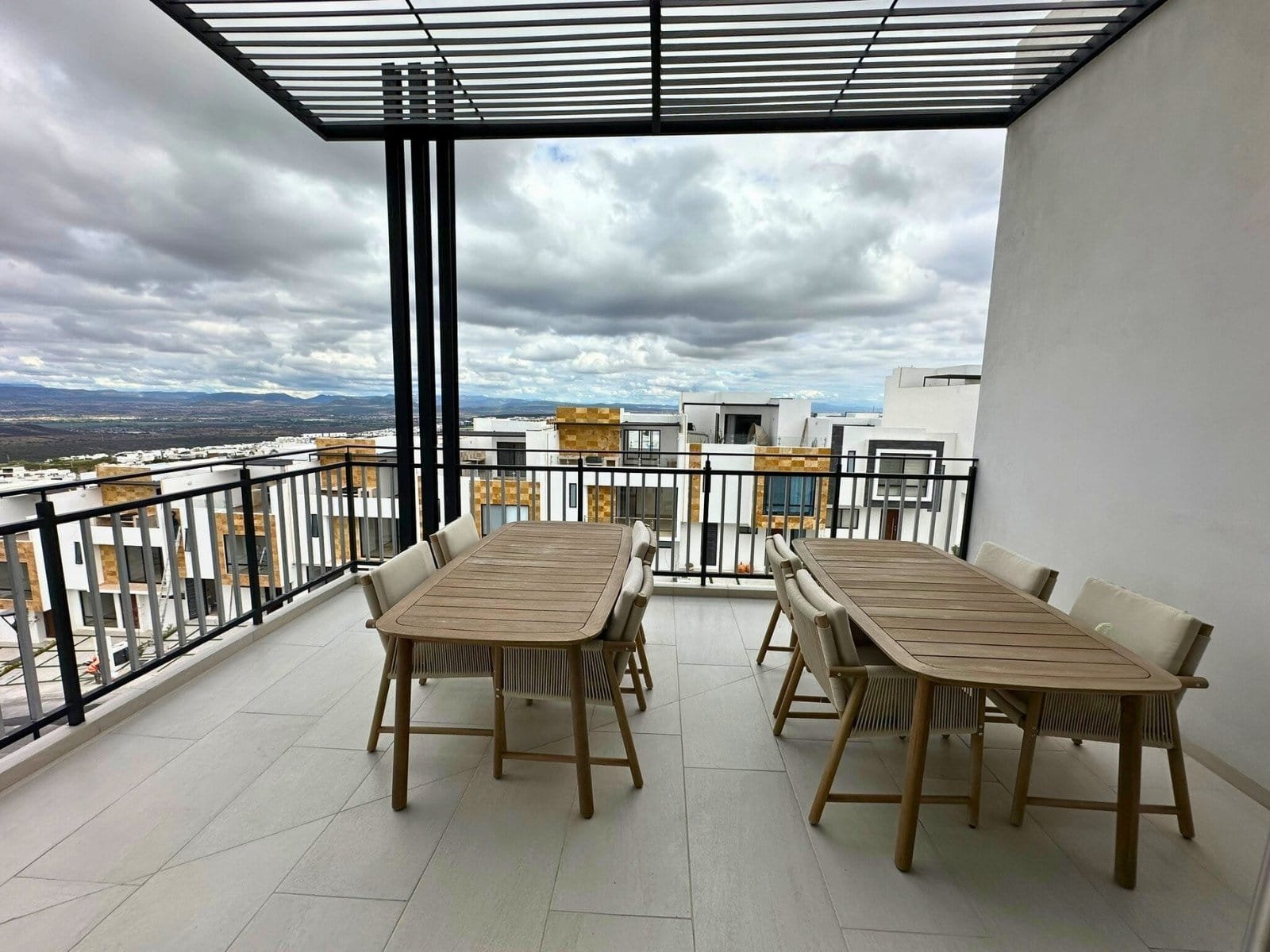 terraza de casas en Zibatá Querétaro en Los Robles