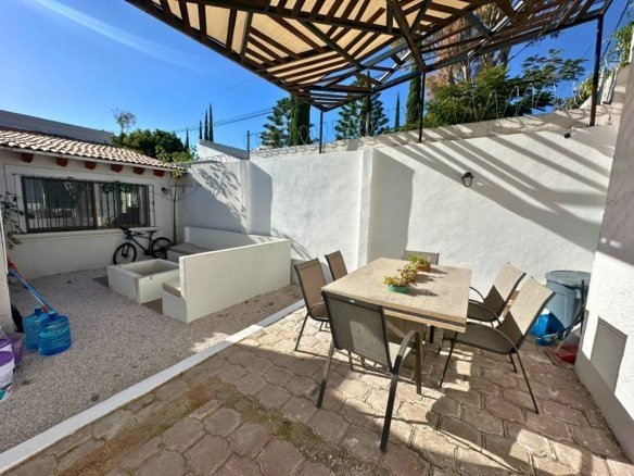 area social de entrada de casa de una planta en Juriquilla, Querétaro