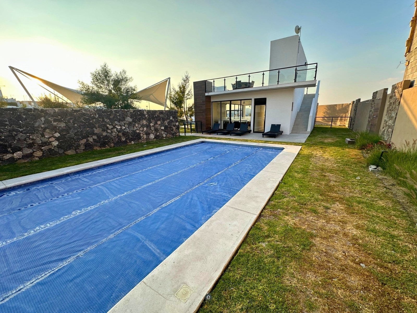 alberca de casa en zibata con roofgarden