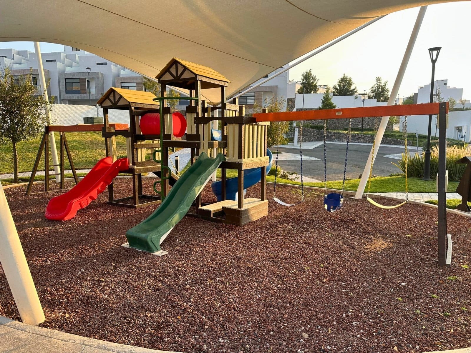 juegos infantiles de casa en zibata con roofgarden