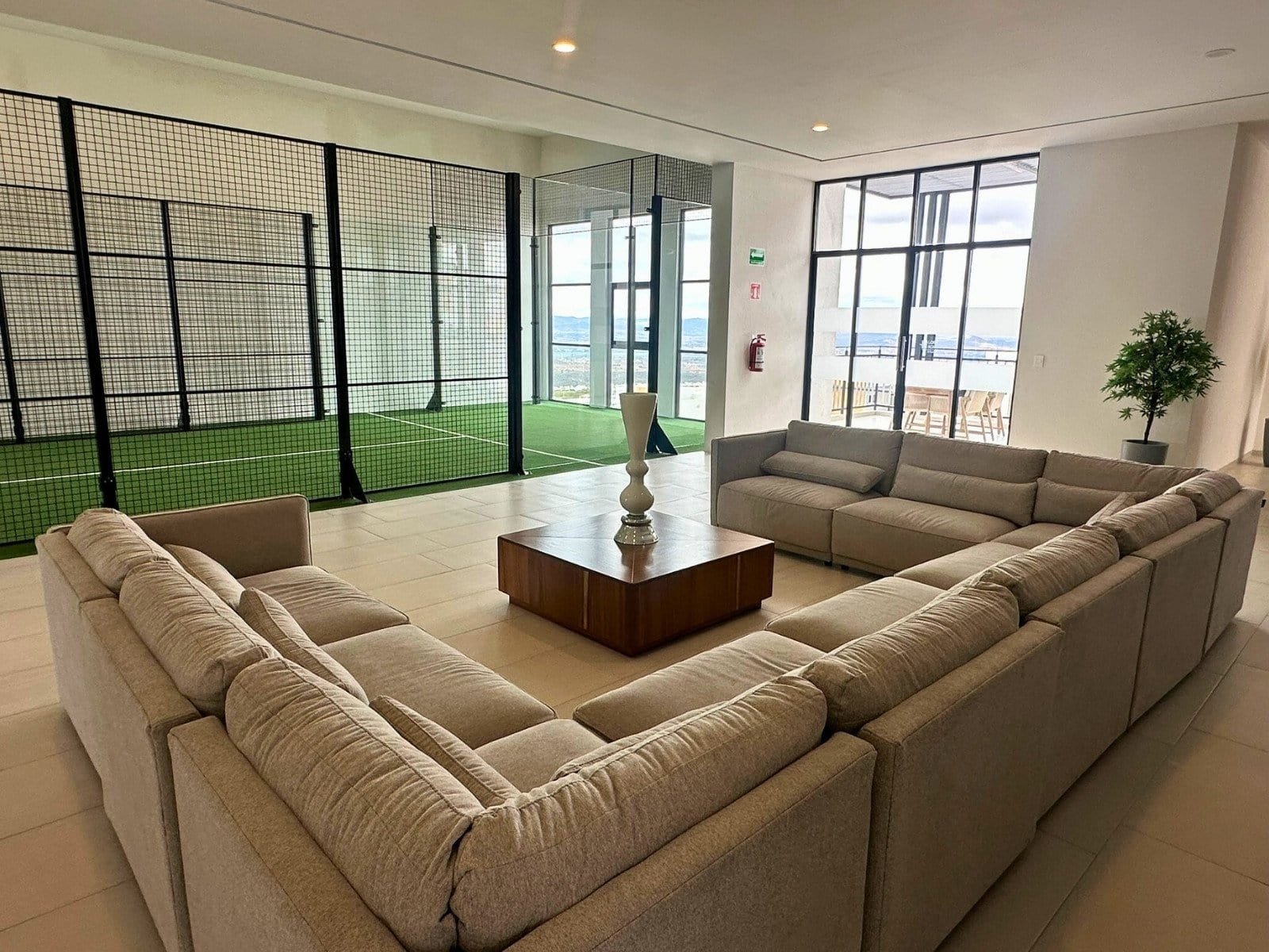 sala y padel de zibatá casas en venta de 3 recámaras en Querétaro.