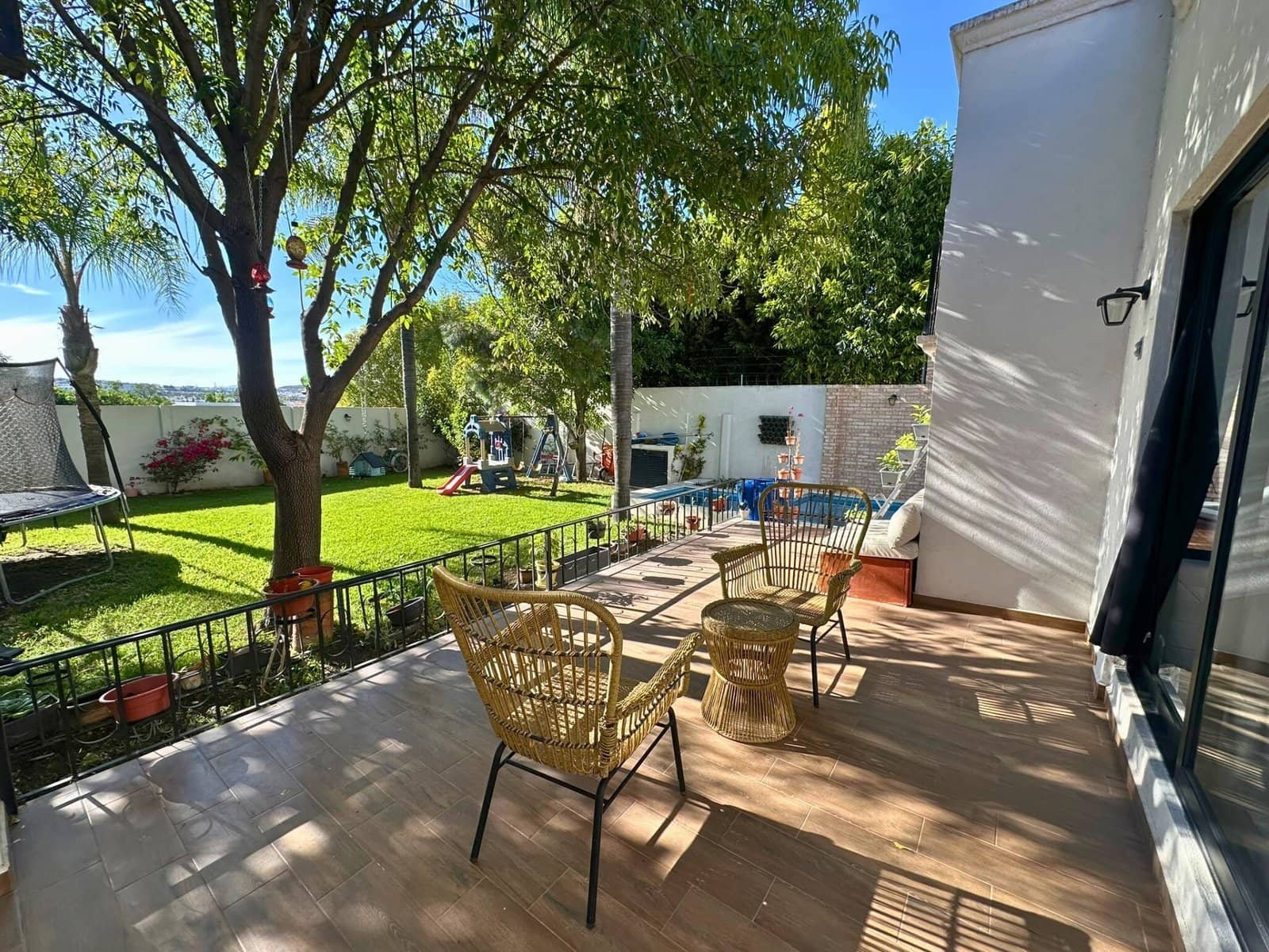 jardin 2 de casa de una planta en Juriquilla, Querétaro