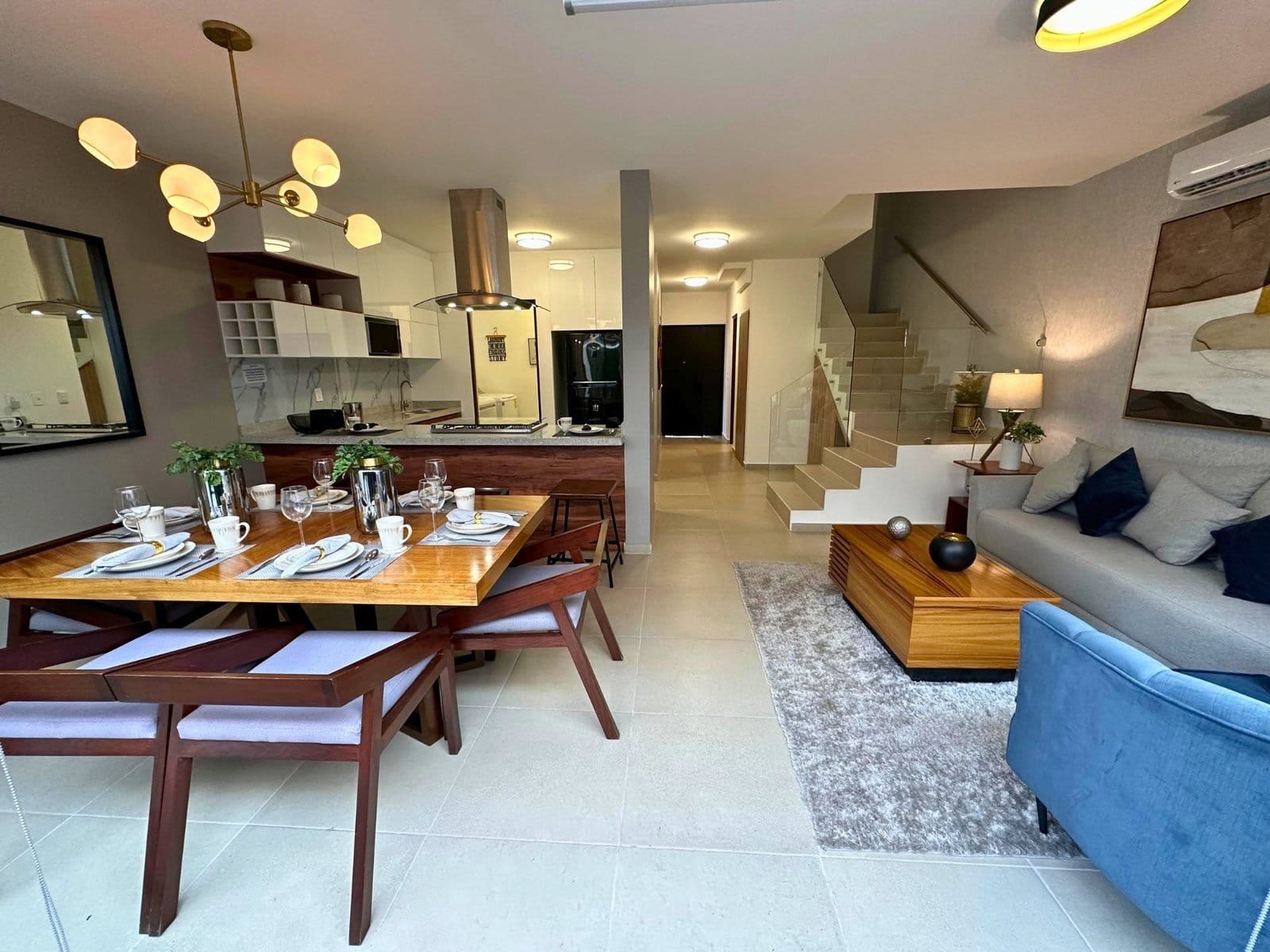 sala y comedor de casa en zibata con roofgarden