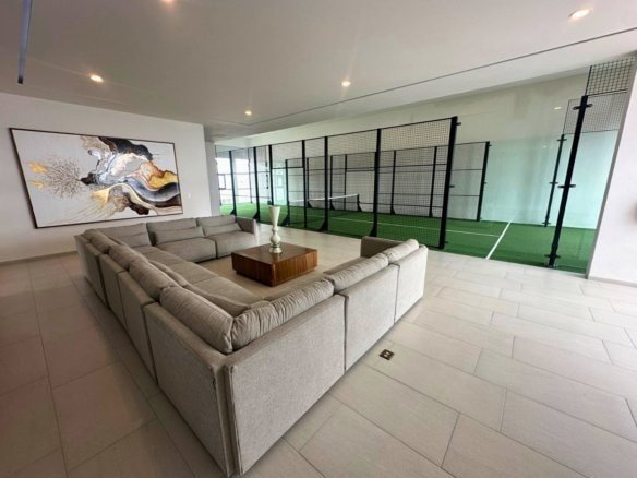 sala y padel de casas en Zibatá Querétaro en Los Robles