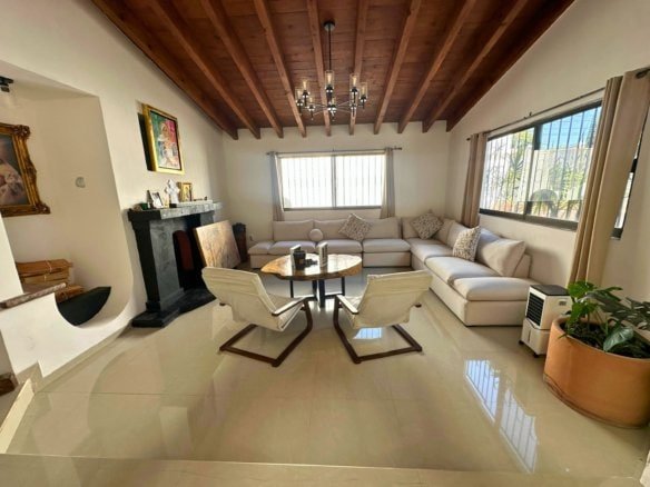 sala de casa de una planta en Juriquilla, Querétaro