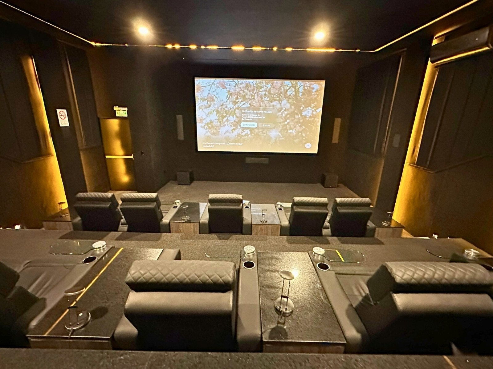 cine vip de casas en Zibatá Querétaro en Los Robles