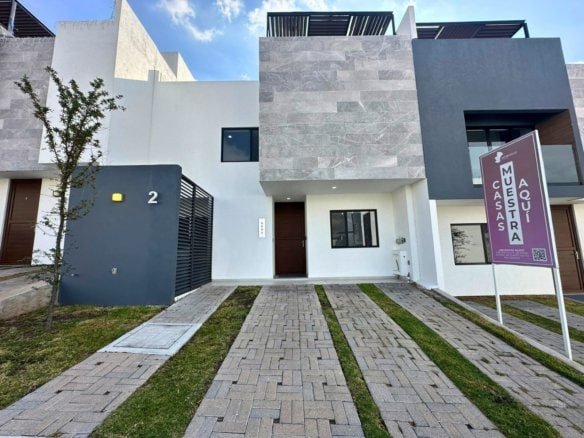 fachada de casa nueva en Zibatá Querétaro en Entrecielos.
