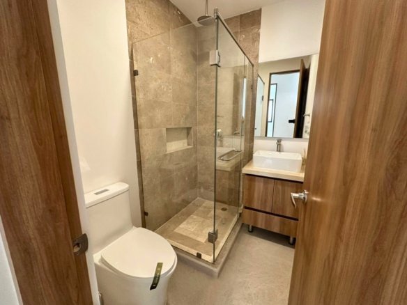 baño 2 de departamentos en Zibatá Querétaro. Condominio Parques