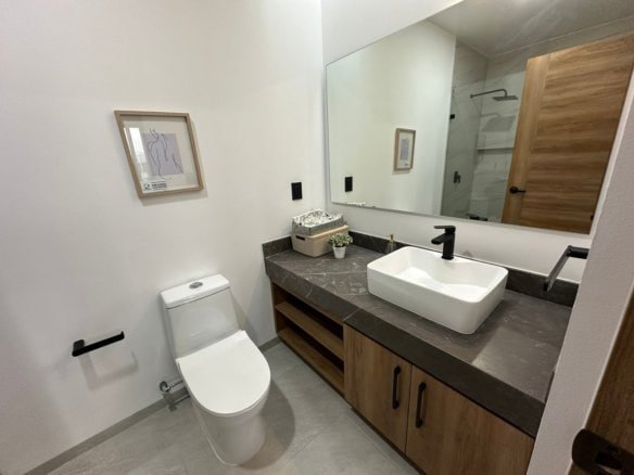 baño 2 de casa con recámara en planta baja Zibatá Querétaro. En Entrecielos