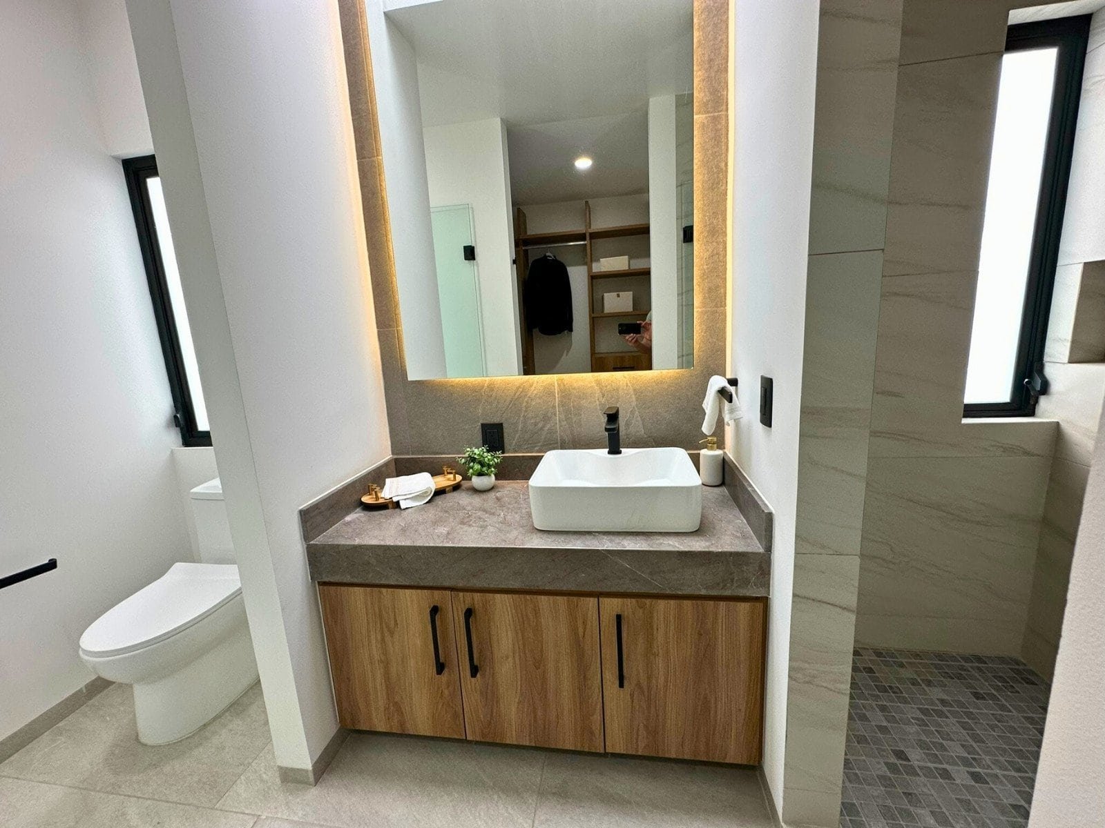 baño principal de casa nueva en Zibatá Querétaro en Entrecielos.