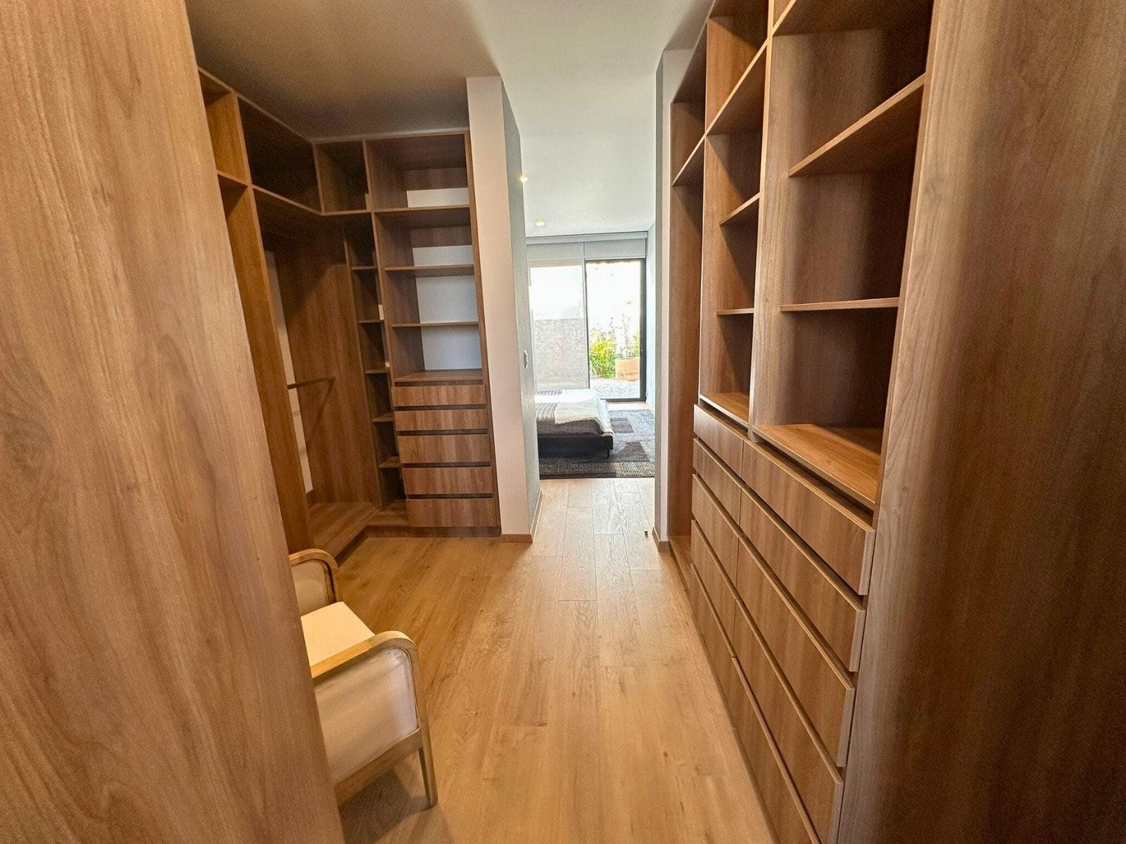 vestidor de departamentos en Zibatá Querétaro. Condominio Parques