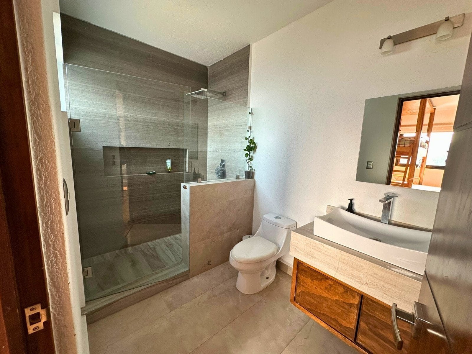 baño 2 de casa en corregidora con amplio jardín en Cañada de los Lagos.