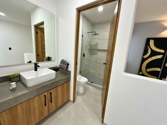 baño 3er nivel de casa en zibata en entrecielos.