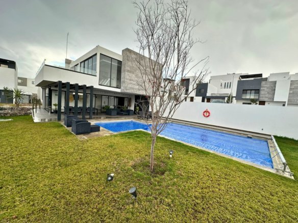 amenidades de casa en zibata en entrecielos.