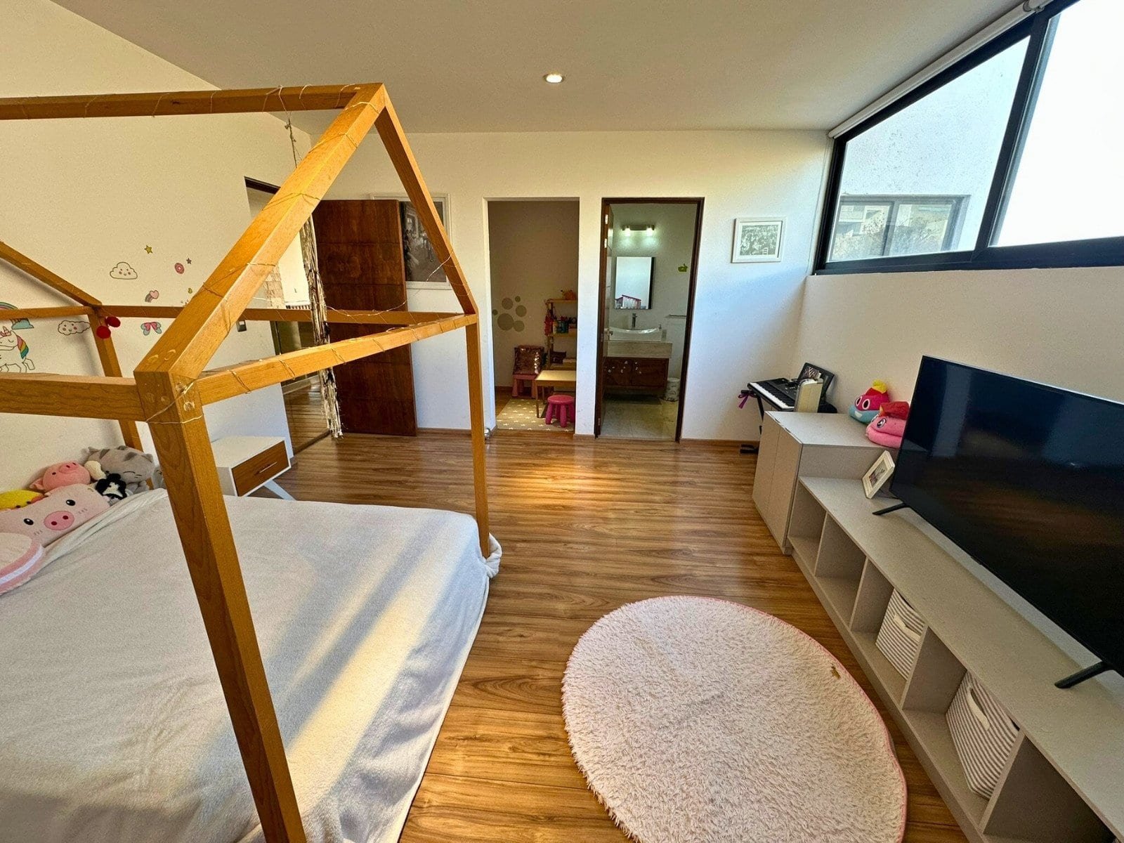 recamara secundaria de casa en corregidora con amplio jardín en Cañada de los Lagos.